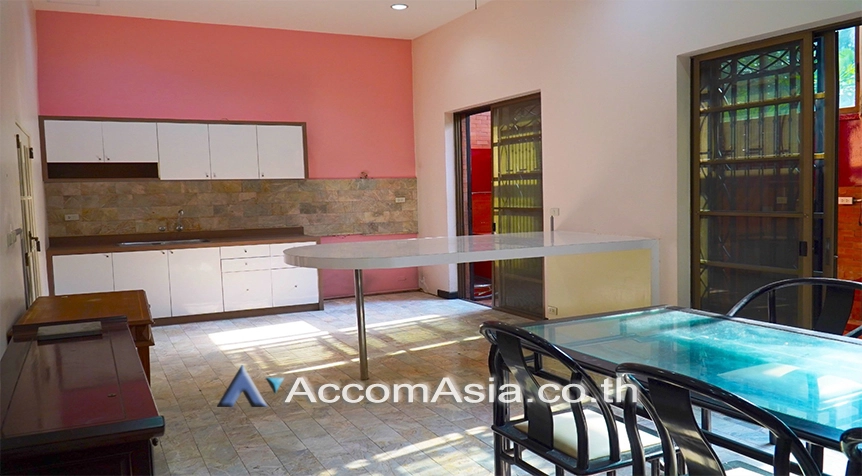 15  3 br Townhouse for rent and sale in Ploenchit ,Bangkok BTS Ploenchit AA27345