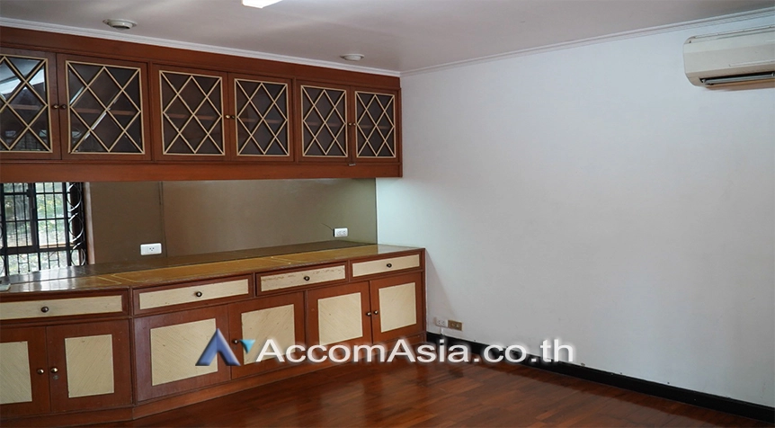 13  3 br Townhouse for rent and sale in Ploenchit ,Bangkok BTS Ploenchit AA27345