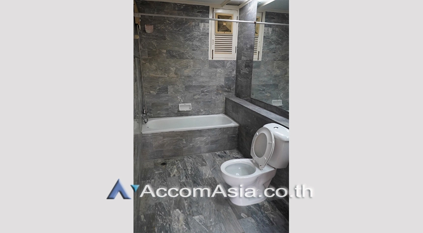 17  3 br Townhouse for rent and sale in Ploenchit ,Bangkok BTS Ploenchit AA27345