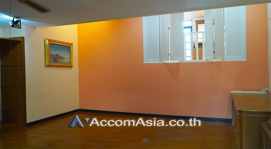14  3 br Townhouse for rent and sale in Ploenchit ,Bangkok BTS Ploenchit AA27345