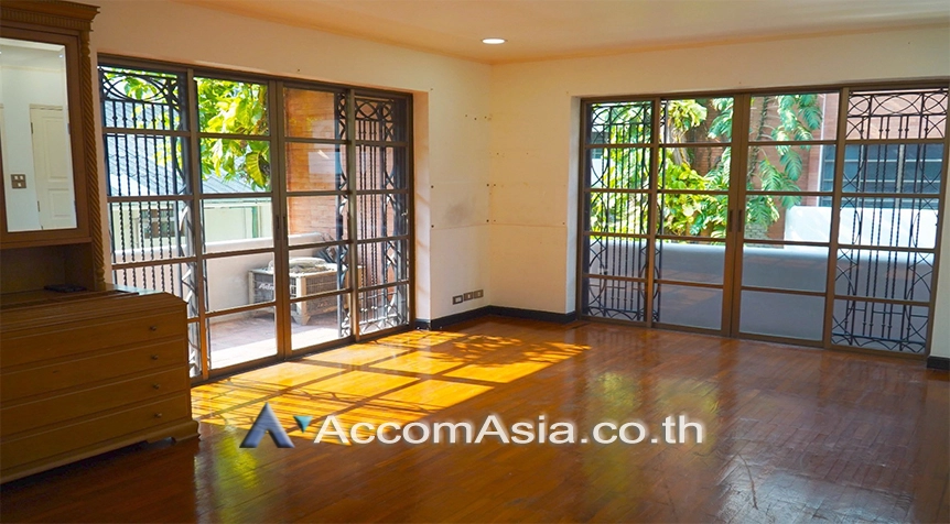  1  3 br Townhouse for rent and sale in Ploenchit ,Bangkok BTS Ploenchit AA27345