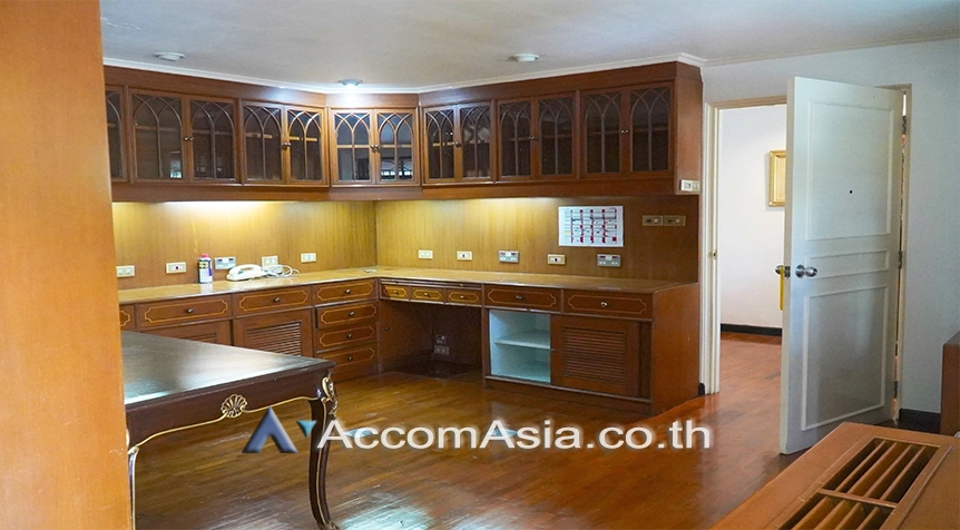 10  3 br Townhouse for rent and sale in Ploenchit ,Bangkok BTS Ploenchit AA27345