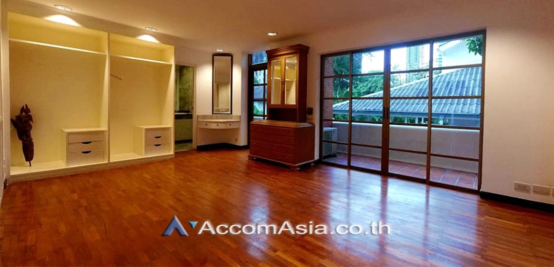 Home Office townhouse for rent in Ploenchit, Bangkok Code AA27345
