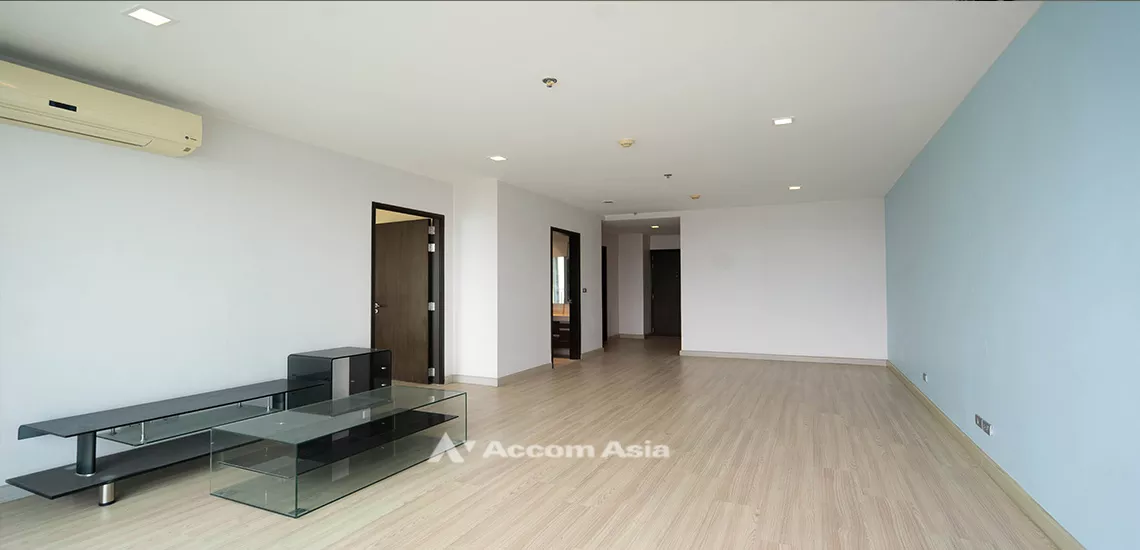  1  2 br Condominium For Sale in Sukhumvit ,Bangkok BTS Phra khanong at Sky Walk Condominium AA27351