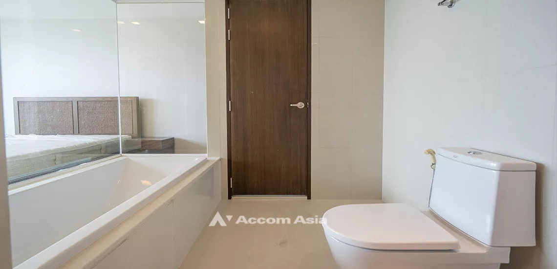 8  2 br Condominium For Sale in Sukhumvit ,Bangkok BTS Phra khanong at Sky Walk AA27351