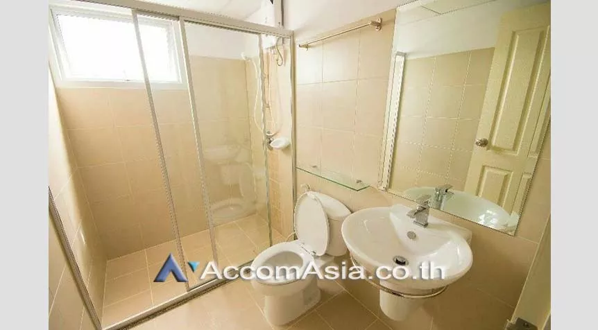 8  2 br Condominium For Sale in Ratchadaphisek ,Bangkok BTS Ekkamai at Supalai Park Ekkamai Thonglor AA27356