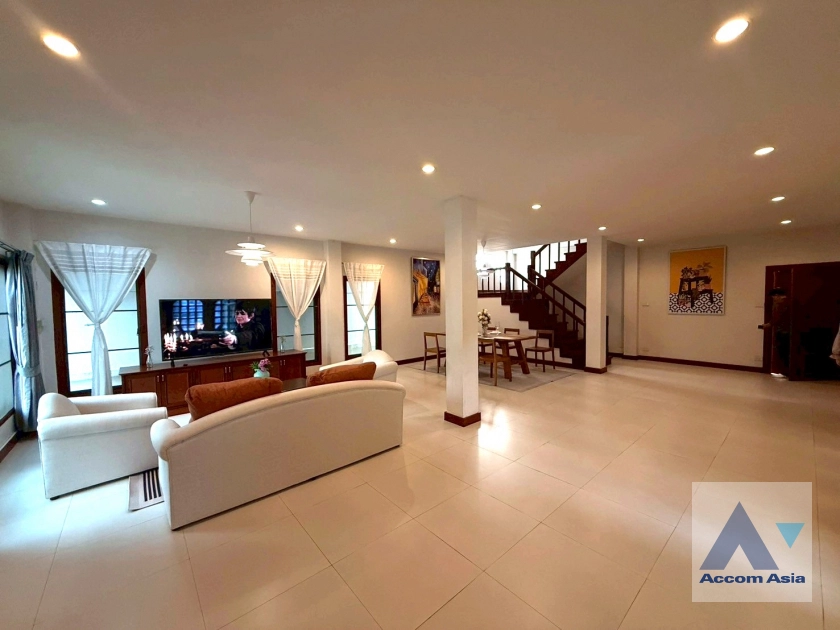  1  5 br House For Rent in Sukhumvit ,Bangkok BTS Phra khanong AA27372
