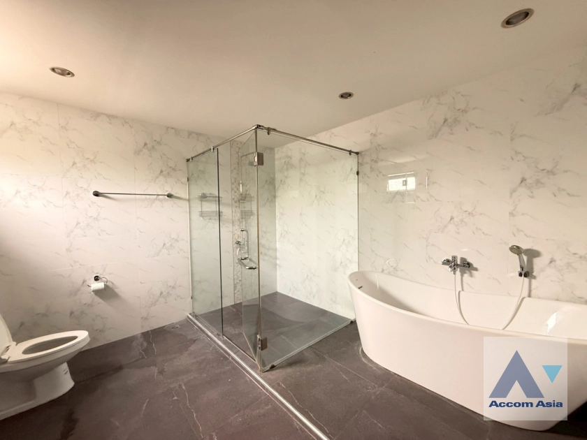 20  5 br House For Rent in Sukhumvit ,Bangkok BTS Phra khanong AA27372