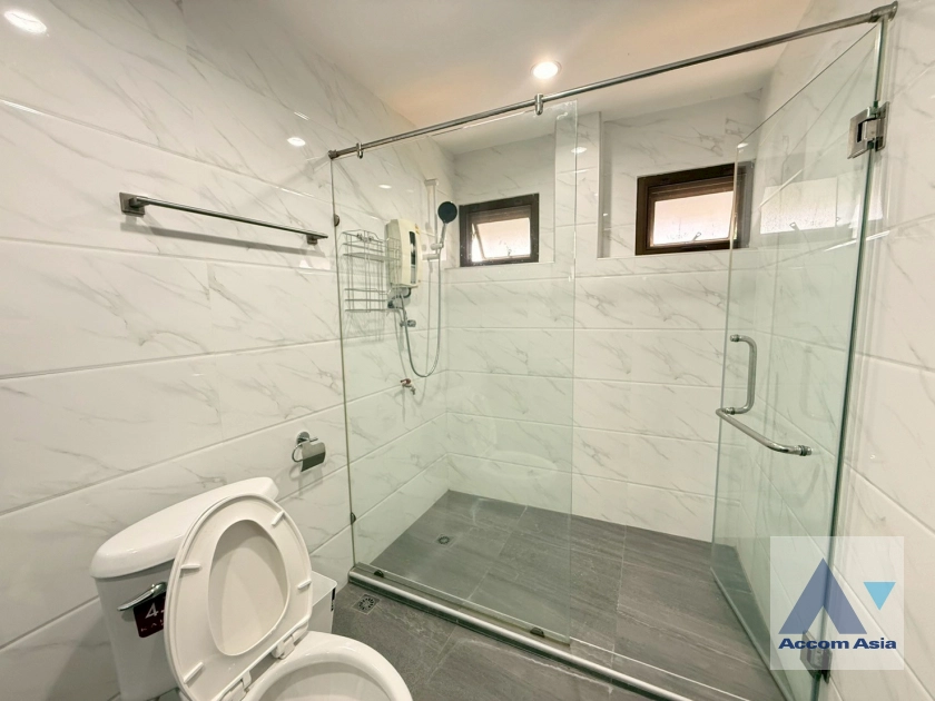 21  5 br House For Rent in Sukhumvit ,Bangkok BTS Phra khanong AA27372