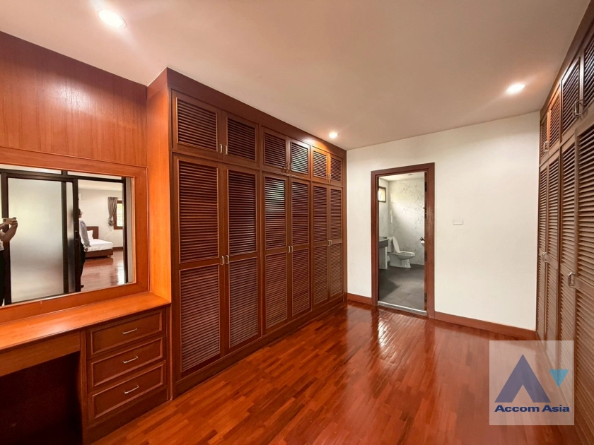 14  5 br House For Rent in Sukhumvit ,Bangkok BTS Phra khanong AA27372