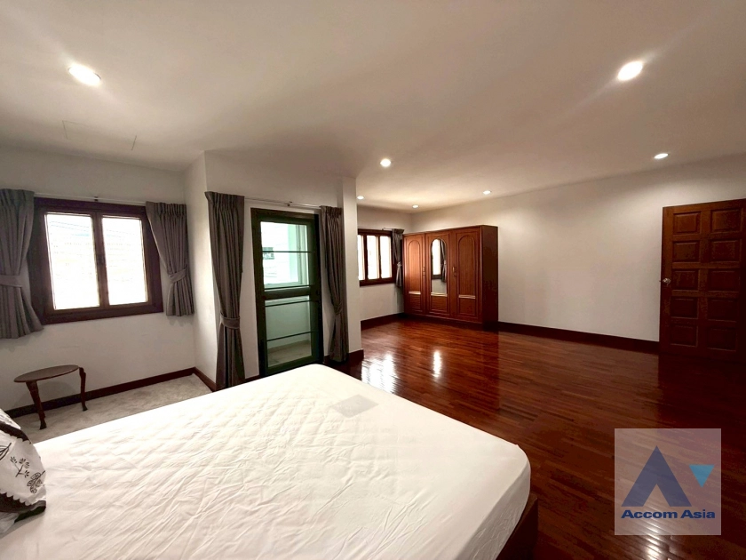 17  5 br House For Rent in Sukhumvit ,Bangkok BTS Phra khanong AA27372