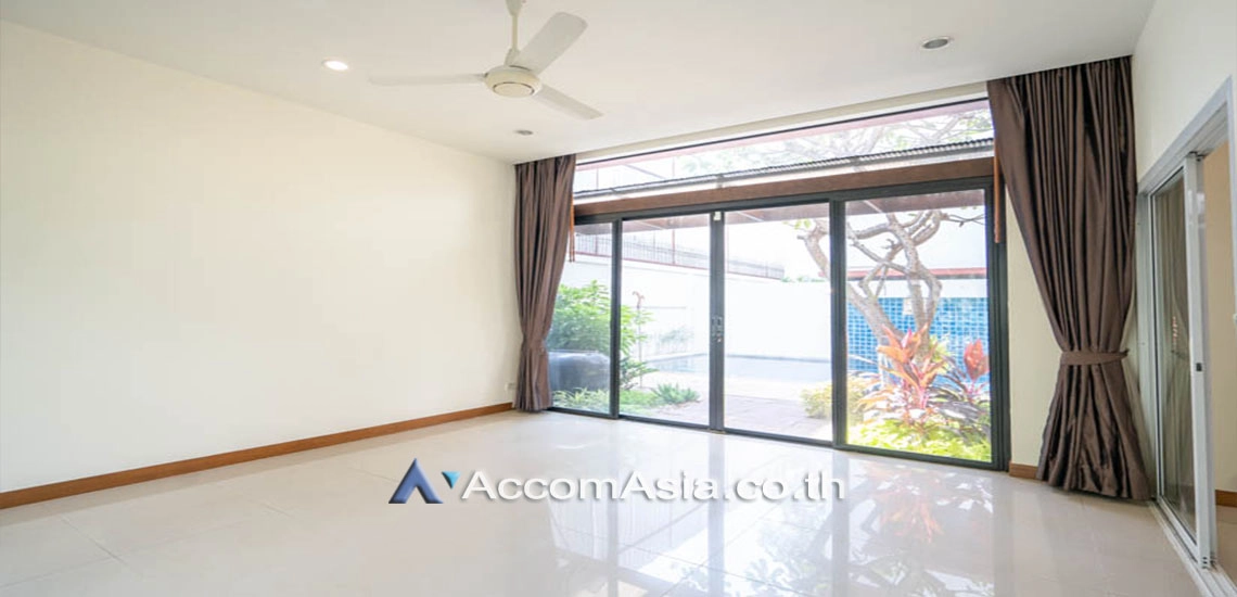 15  4 br House for rent and sale in Sukhumvit ,Bangkok BTS Thong Lo at A Peaceful Garden House AA27382