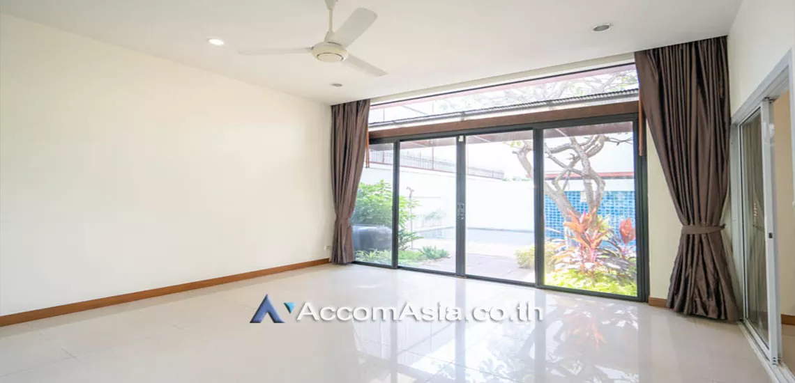 15  4 br House For Rent in Sukhumvit ,Bangkok BTS Thong Lo at A Peaceful Garden House AA27382