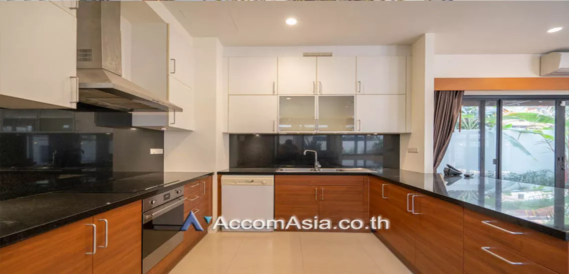8  4 br House For Rent in Sukhumvit ,Bangkok BTS Thong Lo at A Peaceful Garden House AA27382