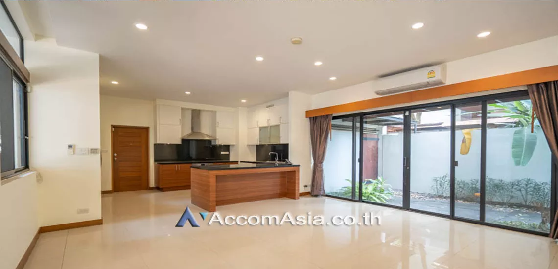 7  4 br House For Rent in Sukhumvit ,Bangkok BTS Thong Lo at A Peaceful Garden House AA27382