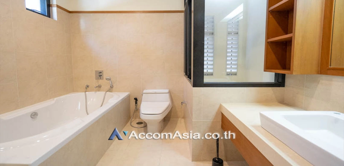 22  4 br House for rent and sale in Sukhumvit ,Bangkok BTS Thong Lo at A Peaceful Garden House AA27382