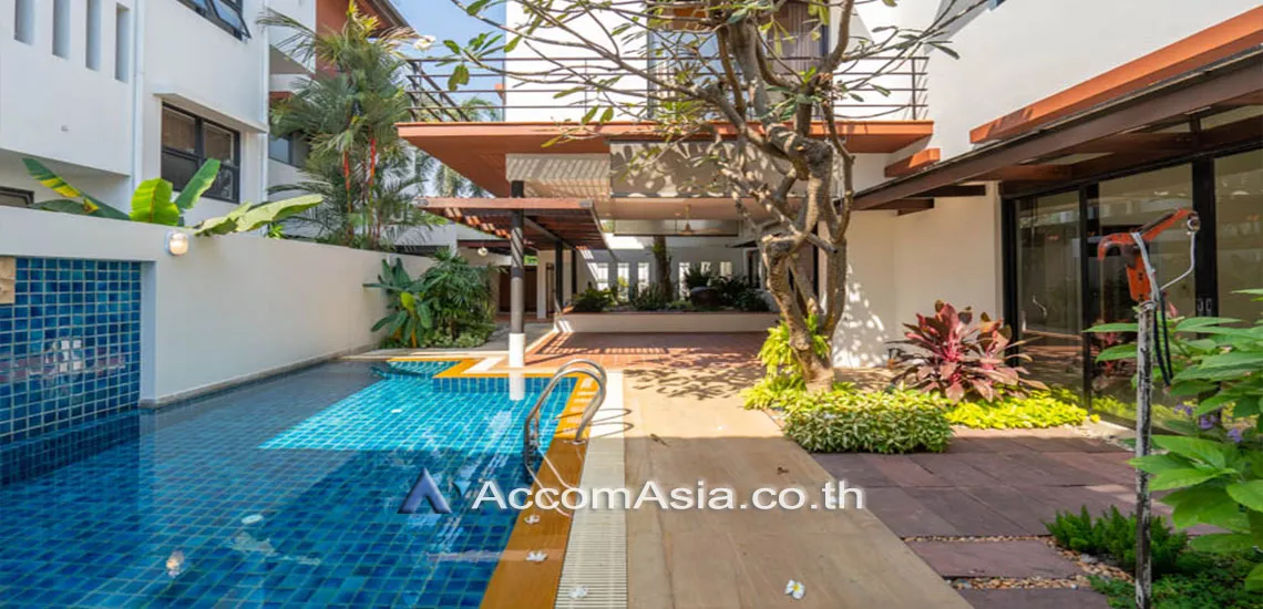 Private Swimming Pool, Pet friendly |  4 Bedrooms  House For Rent in Sukhumvit, Bangkok  near BTS Thong Lo (AA27382)