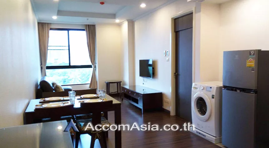 unit 1 Bedroom  Condominium For Rent in Sathorn, Bangkok  near BTS Chong Nonsi - MRT Lumphini (AA27386)