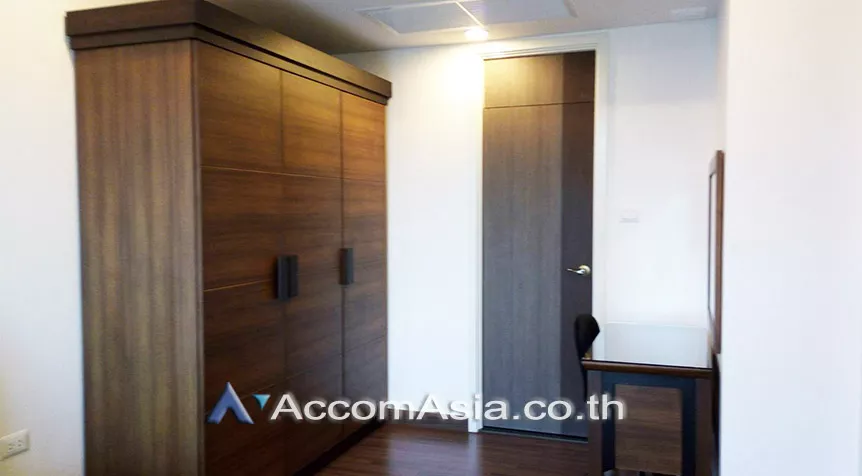 unit 1 Bedroom  Condominium For Rent in Sathorn, Bangkok  near BTS Chong Nonsi - MRT Lumphini (AA27386)