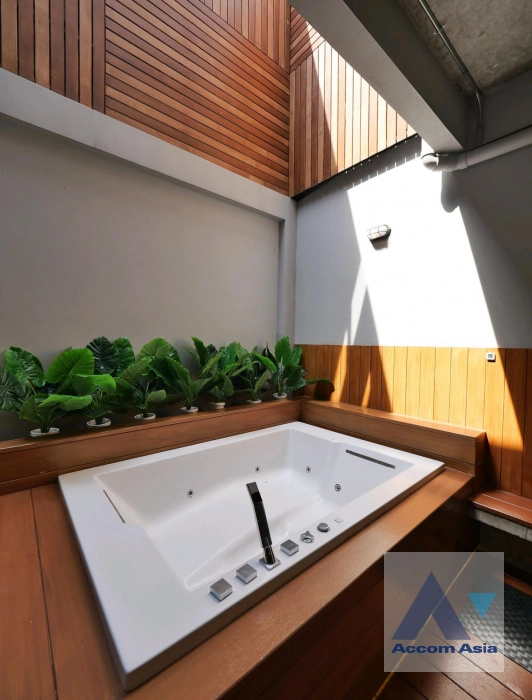 9  3 br House for rent and sale in Sukhumvit ,Bangkok BTS Phrom Phong AA27387