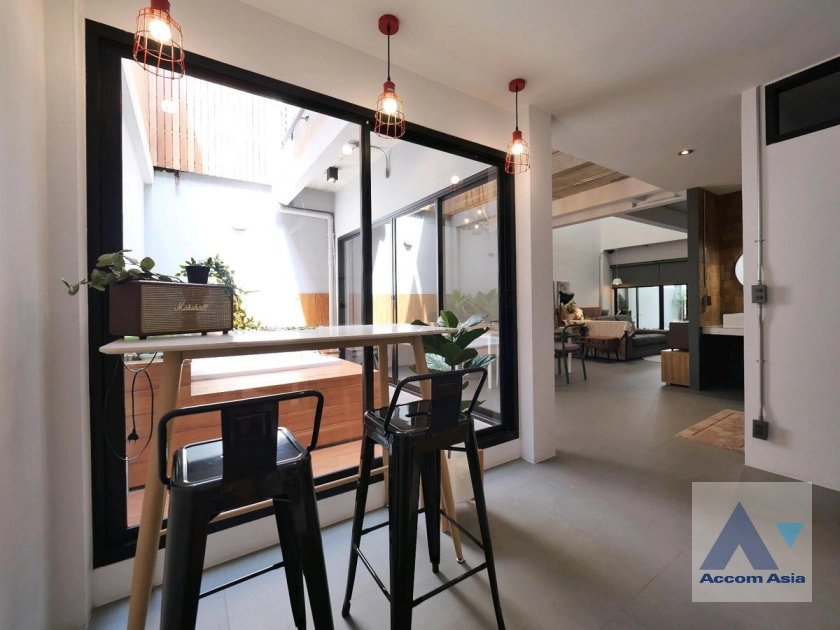 7  3 br House for rent and sale in Sukhumvit ,Bangkok BTS Phrom Phong AA27387
