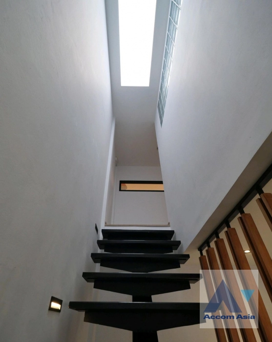 16  3 br House for rent and sale in Sukhumvit ,Bangkok BTS Phrom Phong AA27387