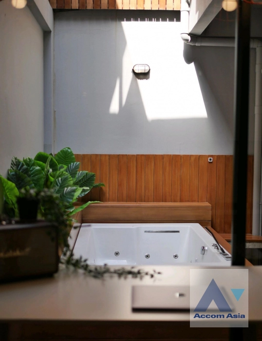 11  3 br House for rent and sale in Sukhumvit ,Bangkok BTS Phrom Phong AA27387