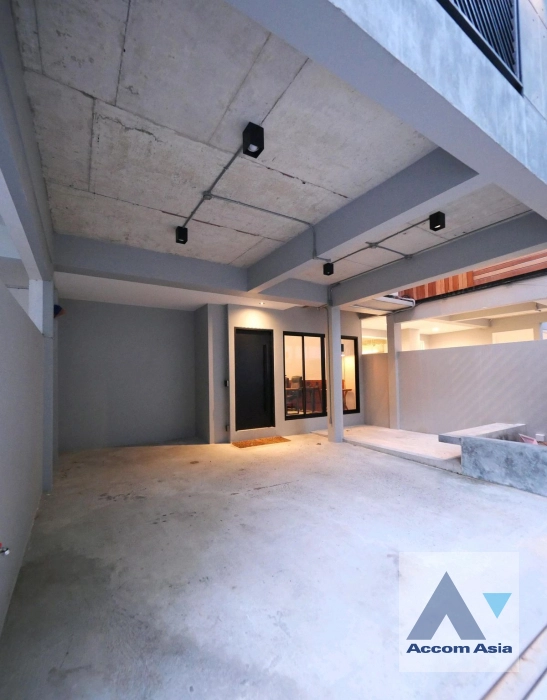 22  3 br House for rent and sale in Sukhumvit ,Bangkok BTS Phrom Phong AA27387