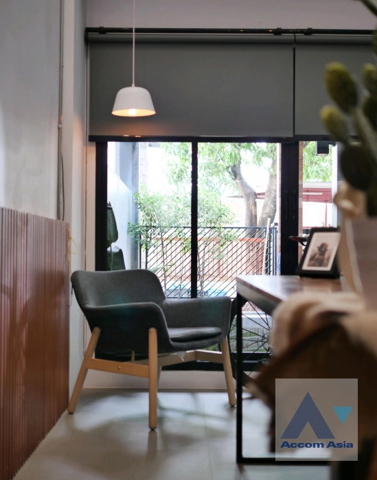 12  3 br House for rent and sale in Sukhumvit ,Bangkok BTS Phrom Phong AA27387