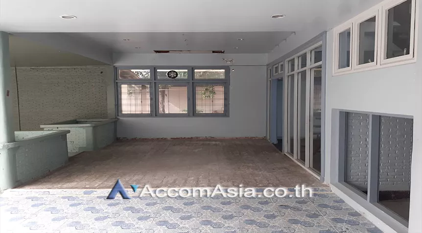 Home Office |  3 Bedrooms  House For Rent in Sukhumvit, Bangkok  near BTS Thong Lo (AA27394)