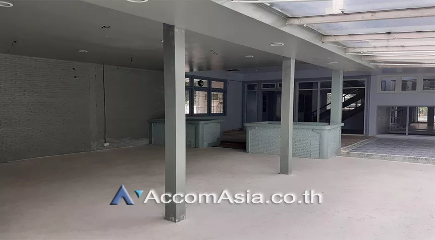 unitHome Office |  3 Bedrooms  House For Rent in Sukhumvit, Bangkok  near BTS Thong Lo (AA27394)