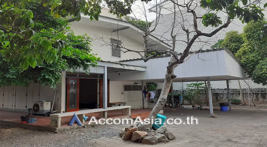 unitHome Office |  3 Bedrooms  House For Rent in Sukhumvit, Bangkok  near BTS Thong Lo (AA27395)