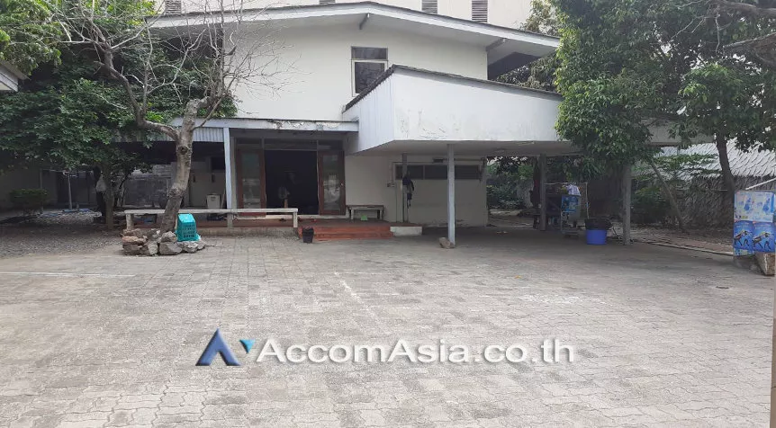 unitHome Office |  3 Bedrooms  House For Rent in Sukhumvit, Bangkok  near BTS Thong Lo (AA27395)