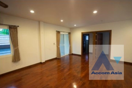 20  5 br House for rent and sale in Pattanakarn ,Bangkok BTS On Nut at Panya Pattanakarn Village AA27405