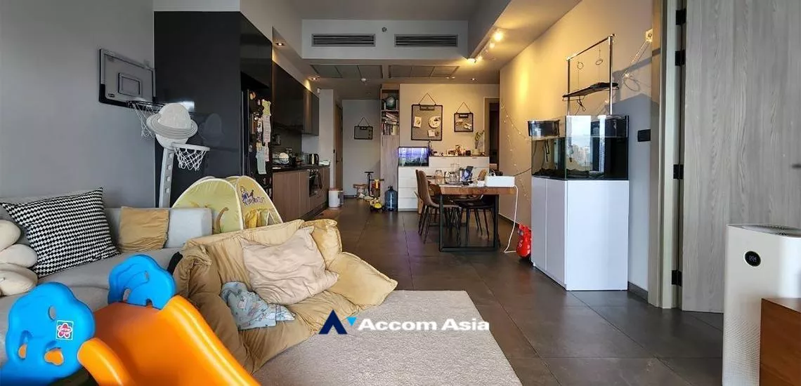  2 Bedrooms  Condominium For Sale in Sukhumvit, Bangkok  near MRT Phetchaburi (AA27408)