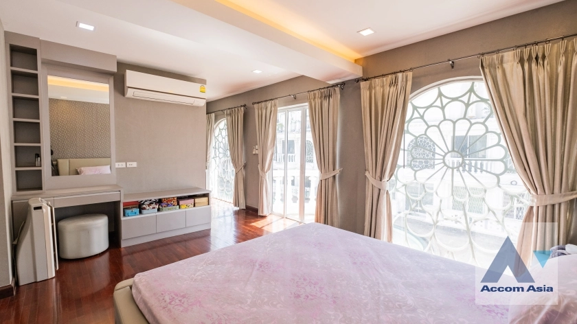 27  4 br Townhouse for rent and sale in Sukhumvit ,Bangkok BTS Phrom Phong at A Unique Living Place AA27410