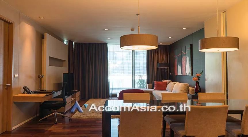  3 Bedrooms  Apartment For Rent in Sukhumvit, Bangkok  near BTS Thong Lo (AA27429)