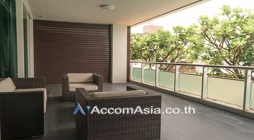  3 Bedrooms  Apartment For Rent in Sukhumvit, Bangkok  near BTS Thong Lo (AA27429)