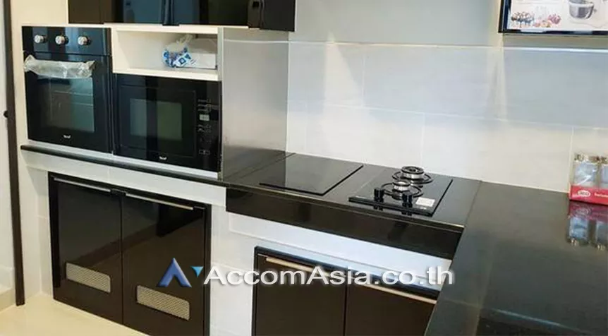 unit 4 Bedrooms  House For Rent in Bang Na, Bangkok  near BTS Bang Na (AA27430)