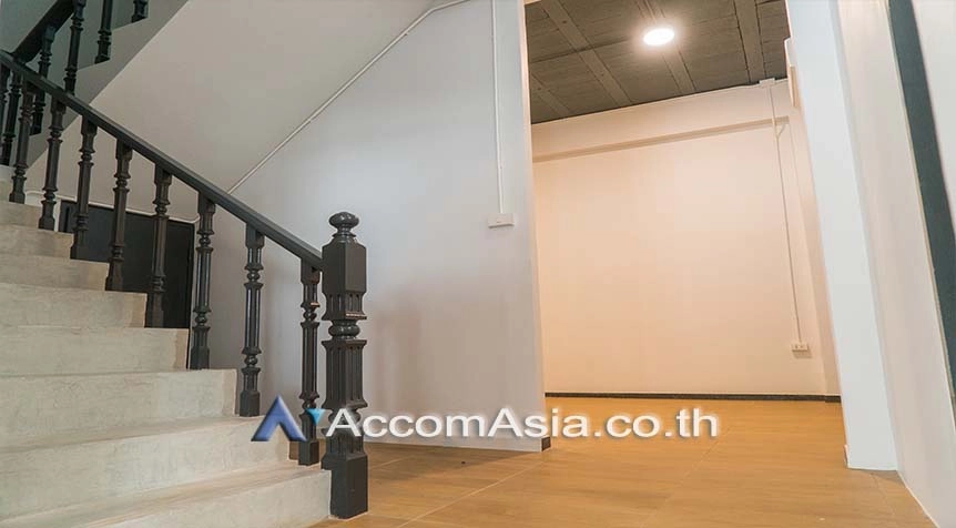 5  6 br House For Rent in Sukhumvit ,Bangkok BTS Ploenchit AA27437