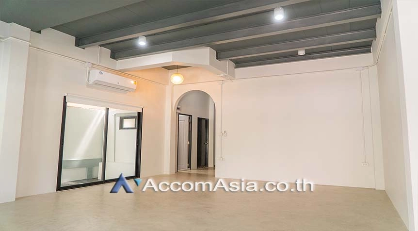 15  6 br House For Rent in Sukhumvit ,Bangkok BTS Ploenchit AA27437