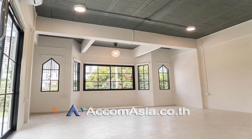 unitHome Office |  6 Bedrooms  House For Rent in Sukhumvit, Bangkok  near BTS Ploenchit (AA27437)