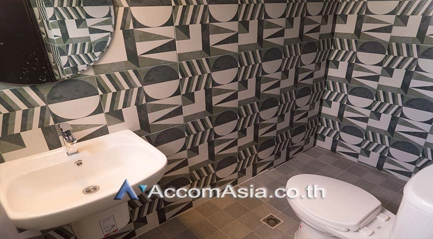 11  6 br House For Rent in Sukhumvit ,Bangkok BTS Ploenchit AA27437