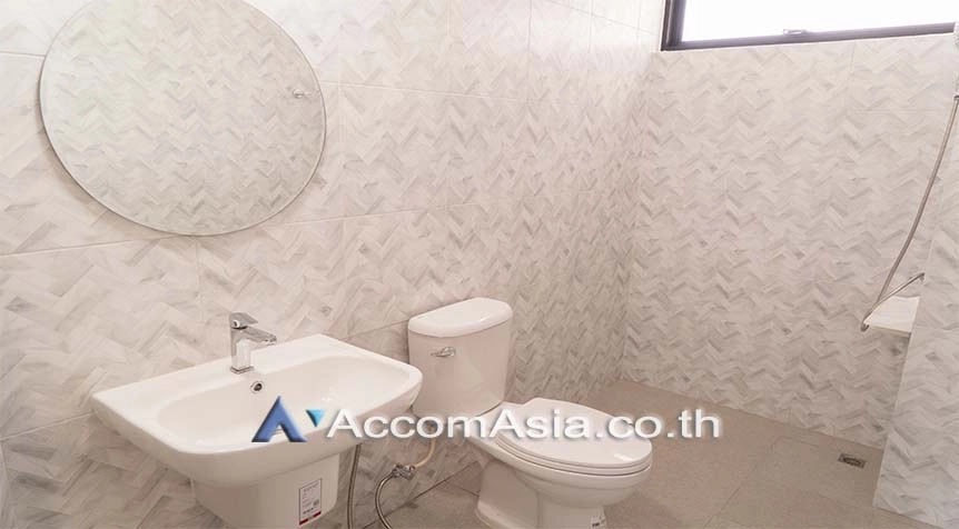 24  6 br House For Rent in Sukhumvit ,Bangkok BTS Ploenchit AA27437