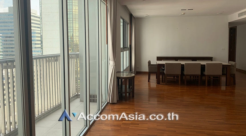 Pet friendly |  3 Bedrooms  Apartment For Rent in Sukhumvit, Bangkok  near BTS Asok - MRT Sukhumvit (AA27452)