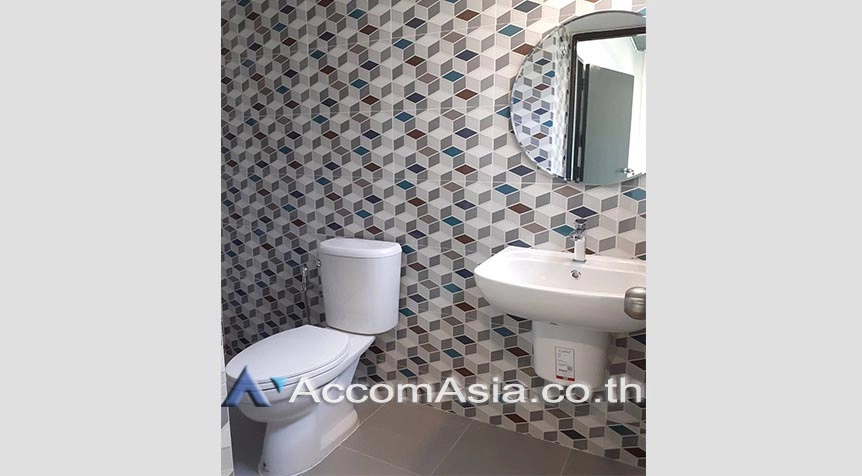 6  6 br Townhouse For Rent in Sukhumvit ,Bangkok BTS Ploenchit AA27484