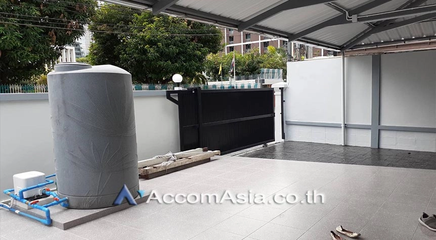 23  6 br Townhouse For Rent in Sukhumvit ,Bangkok BTS Ploenchit AA27484
