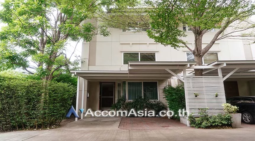  Greenery Living Place House  3 Bedroom for Rent BTS Ekkamai in Sukhumvit Bangkok
