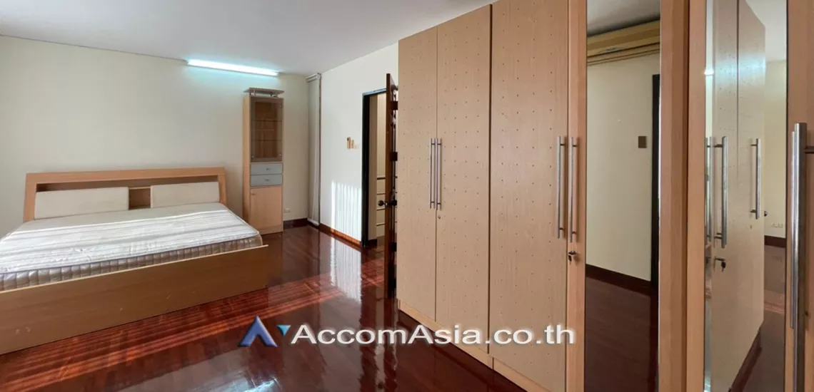 17  4 br Townhouse For Rent in Sathorn ,Bangkok BRT Nararam 3 at Modern style AA27493