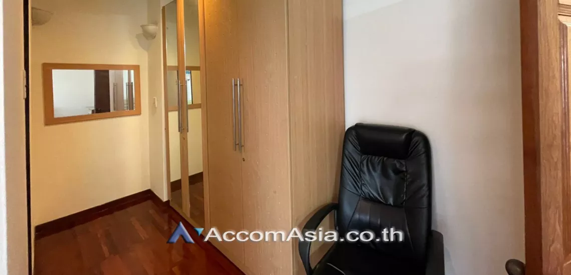 11  4 br Townhouse For Rent in Sathorn ,Bangkok BRT Nararam 3 at Modern style AA27493